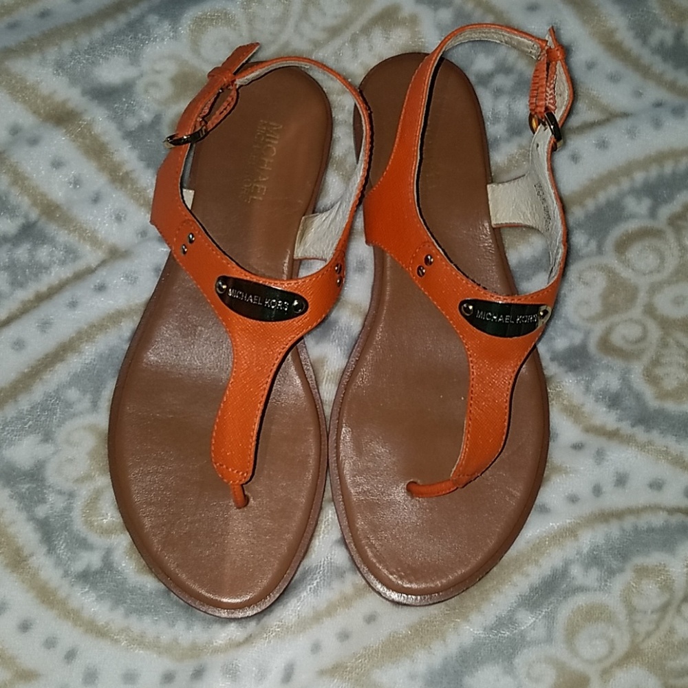 MICHAEL KORS THONG SANDALS sz 8 1/2